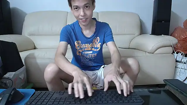 Snapshot of andrewooi chatting on February 3, 2025, 10:58 am andrewooi online show from February 3, 2025, 10:58 am