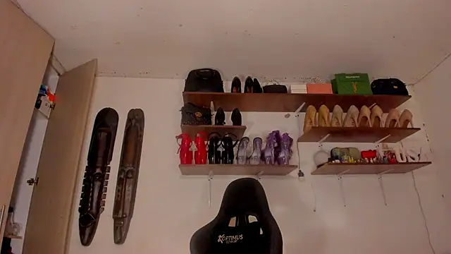 sashasweethot online show from April 12, 2026, 9:12 am