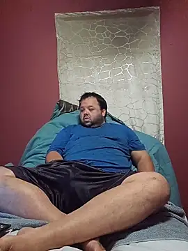 Snapshot of Strongbutgentle36 chatting on November 3, 2025, 7:13 am Strongbutgentle36 online show from November 3, 2025, 7:13 am