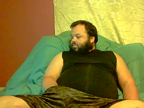 Snapshot of Strongbutgentle36 chatting on October 19, 2025, 9:12 am Strongbutgentle36 online show from October 19, 2025, 9:12 am