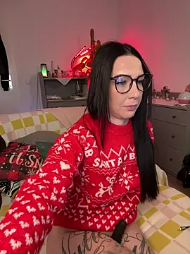 Trixie-Tainted online show from December 15, 2025, 4:24 pm