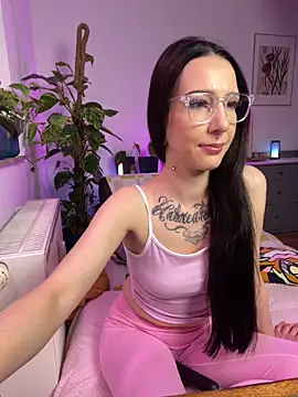 Trixie-Tainted online show from February 14, 2025, 2:33 pm