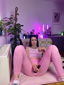 Trixie-Tainted online show from February 13, 2025, 6:15 pm
