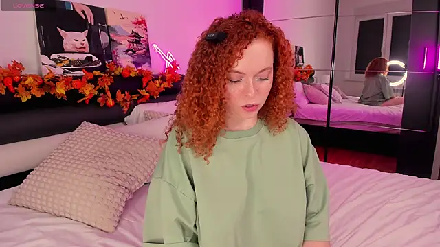 Snapshot of YammyPie chatting on November 1, 2025, 4:12 pm YammyPie online show from November 1, 2025, 4:12 pm