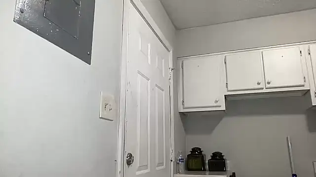 Creamesensation online show from April 9, 2026, 9:37 am