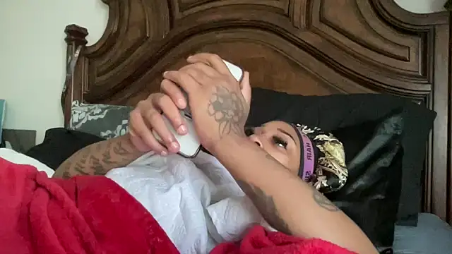 Snapshot of Creamesensation chatting on February 13, 2026, 4:51 pm Creamesensation online show from February 13, 2026, 4:51 pm