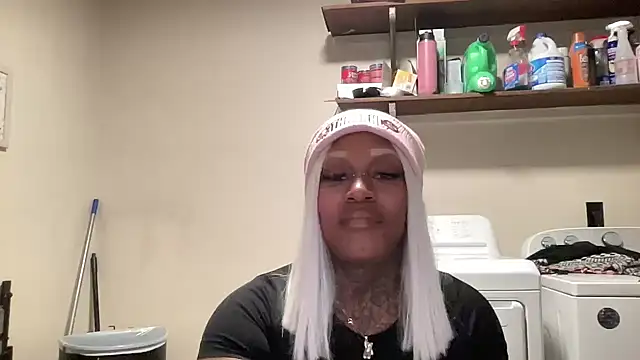 Creamesensation online show from October 28, 2025, 5:01 pm