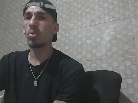 axel2leiva online show from May 6, 2026, 2:15 am
