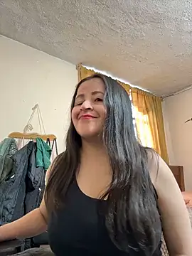 latinfemale online show from December 16, 2025, 8:46 pm