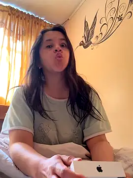 Snapshot of latinfemale chatting on September 30, 2025, 3:07 pm latinfemale online show from September 30, 2025, 3:07 pm