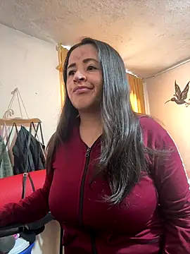 Snapshot of latinfemale chatting on October 23, 2025, 8:07 pm latinfemale online show from October 23, 2025, 8:07 pm