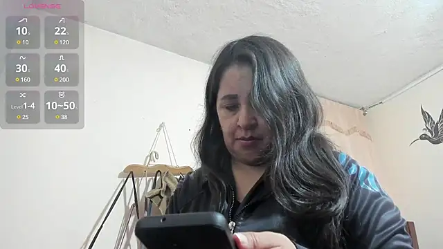 Snapshot of latinfemale chatting on February 21, 2025, 1:44 am latinfemale online show from February 21, 2025, 1:44 am