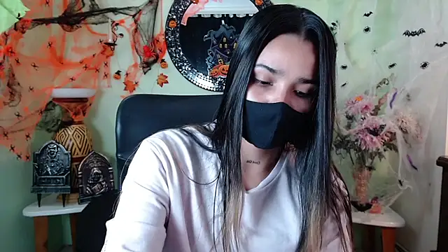 Snapshot of DestinyHills chatting on October 10, 2025, 12:17 pm DestinyHills online show from October 10, 2025, 12:17 pm