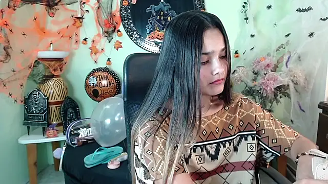 Snapshot of DestinyHills chatting on October 21, 2025, 12:15 pm DestinyHills online show from October 21, 2025, 12:15 pm