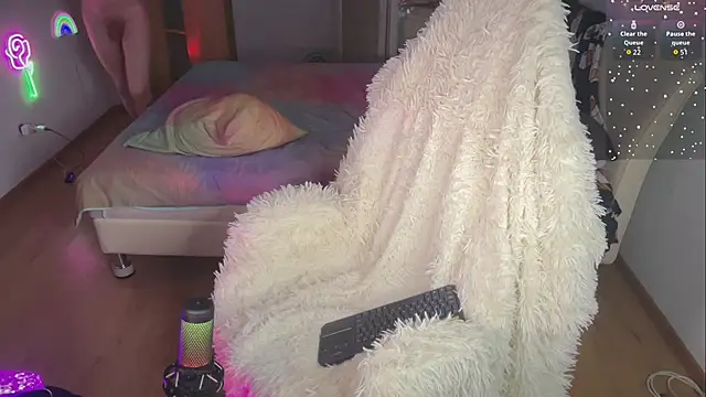 aesthetic boyy online show from May 26, 2026, 4:16 pm