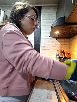 linda-schmidt online show from April 7, 2026, 12:34 am