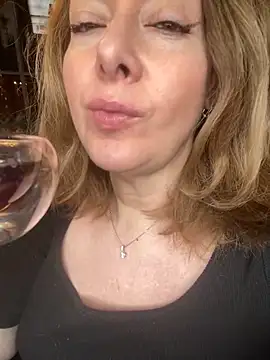 Snapshot of Alice_Sweetyyy chatting on March 15, 2025, 1:29 pm Alice Sweetyyy online show from March 15, 2025, 1:29 pm