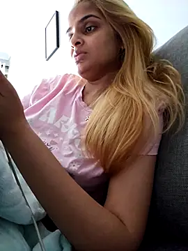 DirtySnowball69 online show from September 18, 2025, 1:25 pm