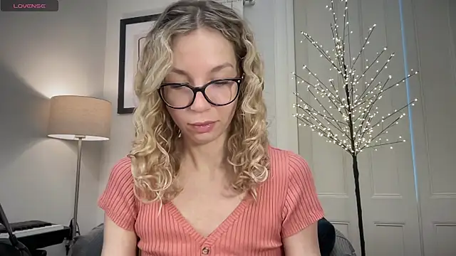 Cutensadistic online show from January 6, 2025, 12:46 pm