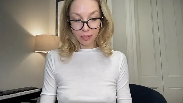 Cutensadistic online show from March 20, 2025, 6:20 pm