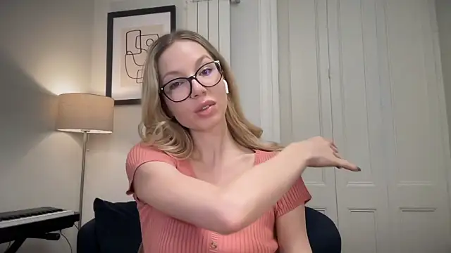 Cutensadistic online show from March 12, 2025, 2:34 pm
