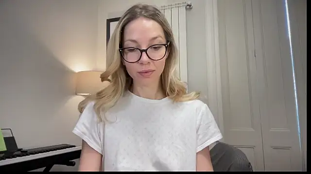 Cutensadistic online show from February 28, 2025, 7:15 am