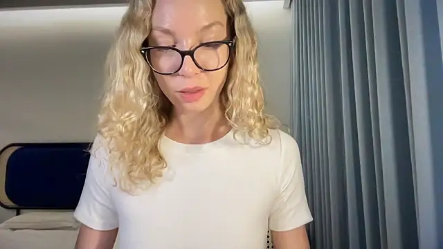 Cutensadistic online show from February 11, 2025, 2:46 pm