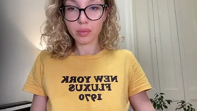 Cutensadistic online show from September 14, 2025, 3:01 pm