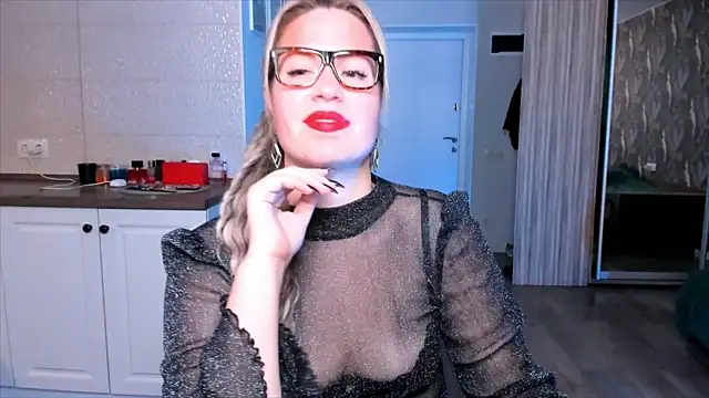 Snapshot of HotTiffani chatting on October 19, 2025, 8:50 am HotTiffani online show from October 19, 2025, 8:50 am