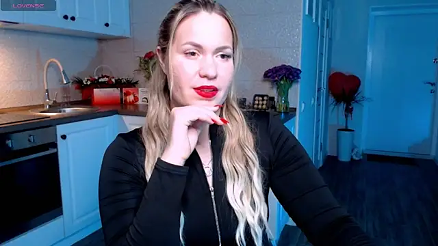 Snapshot of HotTiffani chatting on March 10, 2025, 3:09 pm HotTiffani online show from March 10, 2025, 3:09 pm