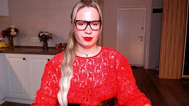 Snapshot of HotTiffani chatting on September 23, 2025, 3:30 pm HotTiffani online show from September 23, 2025, 3:30 pm