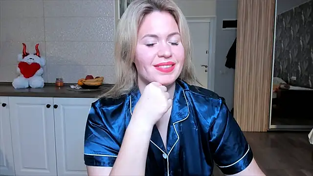 HotTiffani online show from November 15, 2025, 7:45 am