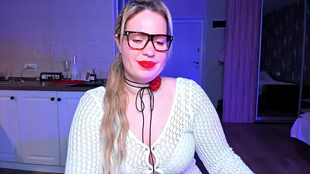 HotTiffani online show from February 6, 2026, 11:01 pm