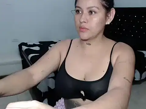 venuz mendoza20 online show from January 21, 2025, 10:30 pm