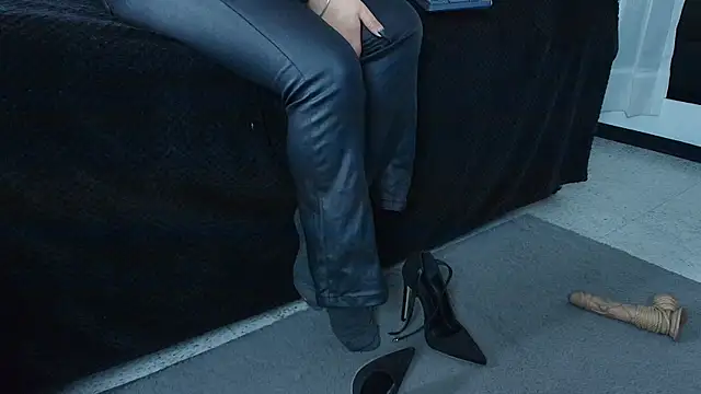  Jade 16 online show from November 8, 2025, 11:47 am