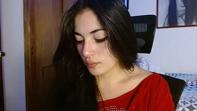 Snapshot of Honey_Aynur20 chatting on October 24, 2025, 5:01 pm Honey Aynur20 online show from October 24, 2025, 5:01 pm