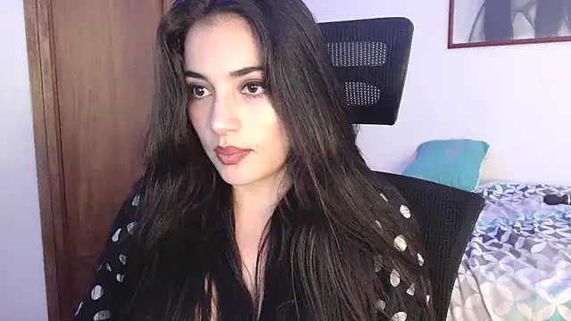 Snapshot of Honey_Aynur20 chatting on October 14, 2025, 6:19 pm Honey Aynur20 online show from October 14, 2025, 6:19 pm