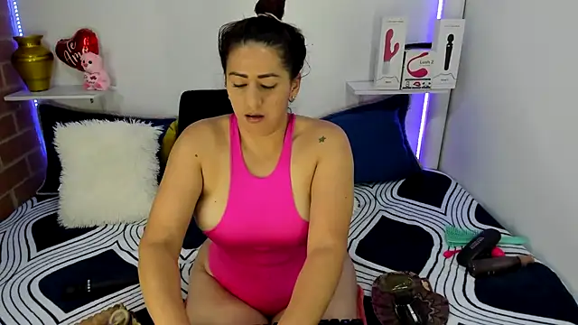 rukminilatin online show from November 21, 2025, 5:17 am