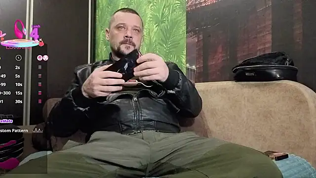 Snapshot of DanielOhCool chatting on February 1, 2026, 6:22 am DanielOhCool online show from February 1, 2026, 6:22 am