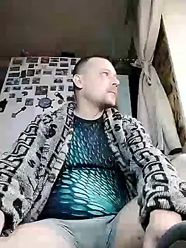 Snapshot of DanielOhCool chatting on March 3, 2026, 5:58 am DanielOhCool online show from March 3, 2026, 5:58 am