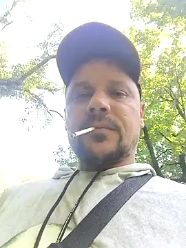 Snapshot of DanielOhCool chatting on July 2, 2026, 10:21 am DanielOhCool online show from July 2, 2026, 10:21 am