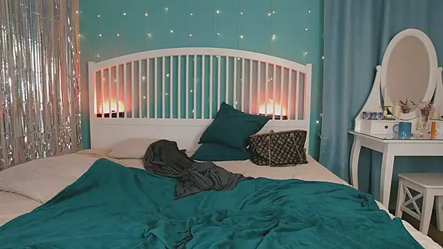 GingerArin online show from March 28, 2026, 1:45 pm