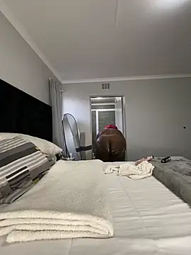 Snapshot of MissLola27 chatting on September 17, 2025, 4:14 am MissLola27 online show from September 17, 2025, 4:14 am