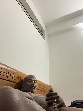 Snapshot of strongguyindia chatting on February 19, 2026, 7:22 pm strongguyindia online show from February 19, 2026, 7:22 pm