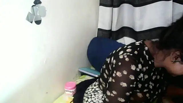 Snapshot of Indian_FireXX chatting on October 12, 2025, 5:36 pm Indian FireXX online show from October 12, 2025, 5:36 pm