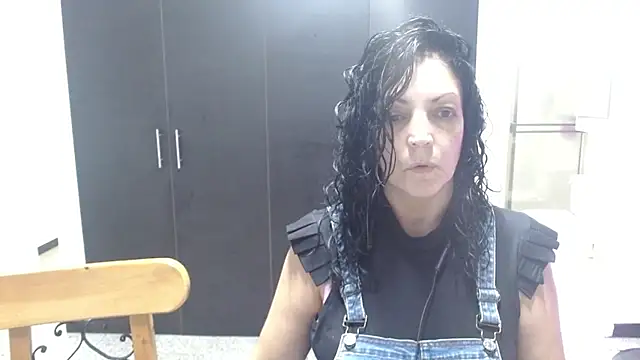 Snapshot of mijal_queen chatting on September 26, 2025, 2:40 am mijal queen online show from September 26, 2025, 2:40 am