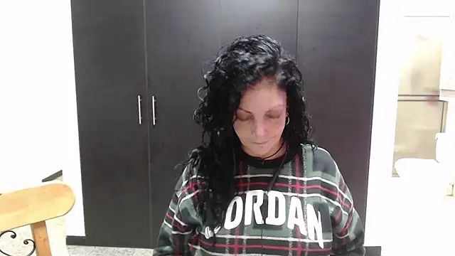 Snapshot of mijal_queen chatting on October 17, 2025, 3:10 am mijal queen online show from October 17, 2025, 3:10 am