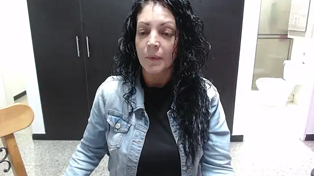 Snapshot of mijal_queen chatting on October 30, 2025, 4:00 am mijal queen online show from October 30, 2025, 4:00 am