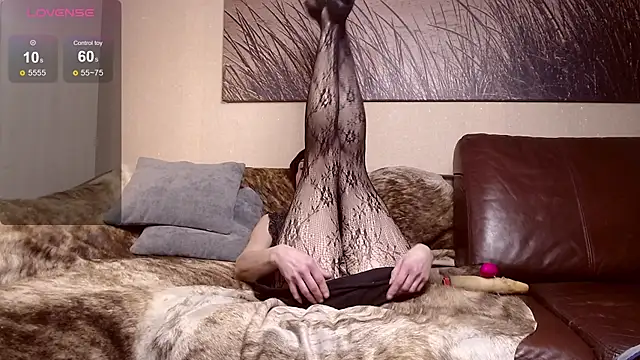 ElizabethLong online show from February 2, 2026, 7:02 pm