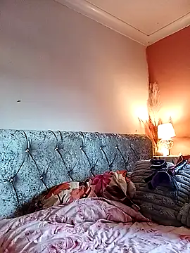 Snapshot of Leanne43 chatting on October 24, 2025, 3:11 pm Leanne43 online show from October 24, 2025, 3:11 pm